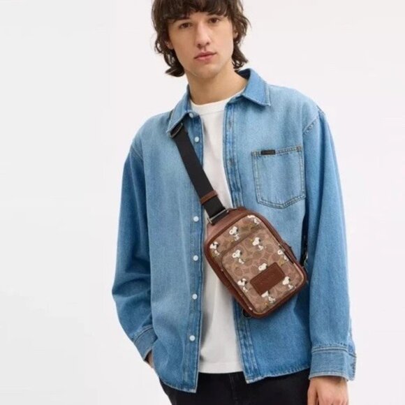 Coach X CBK47 Peanuts Racer Sling Pack in Signature Canvas With Snoopy Print❤️ - Picture 1 of 5